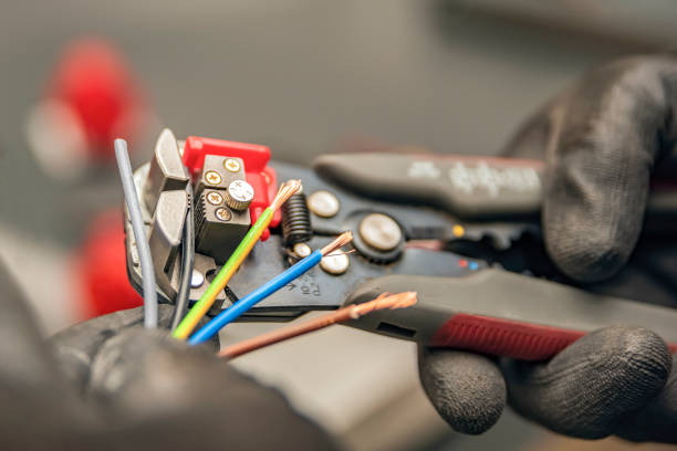 Best Affordable Emergency Electrician  in Middlesborough, KY